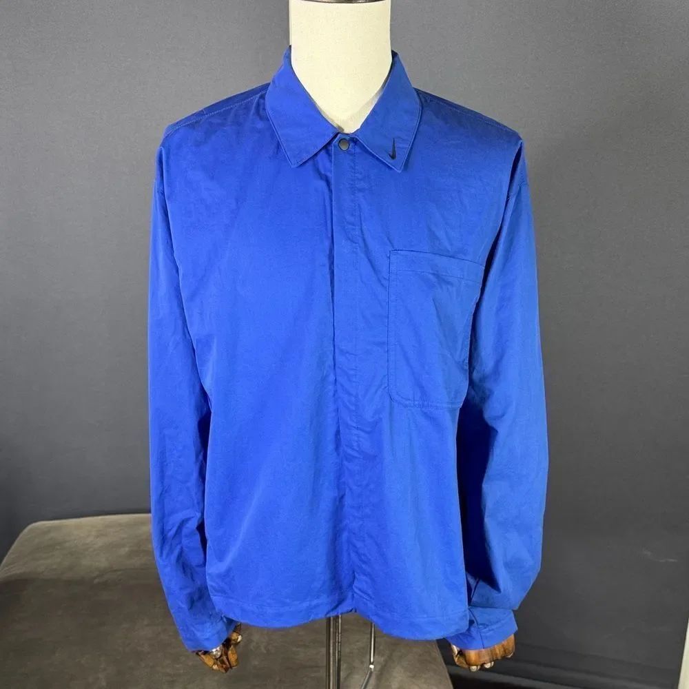 Men's Nike Blue Jacket Lightweight Hidden Snap Closure Vented Side Size M NWOT